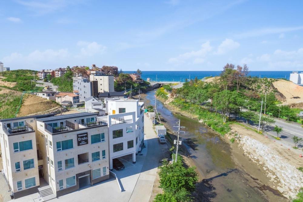 Gangneung Dislo Hotel Exterior photo